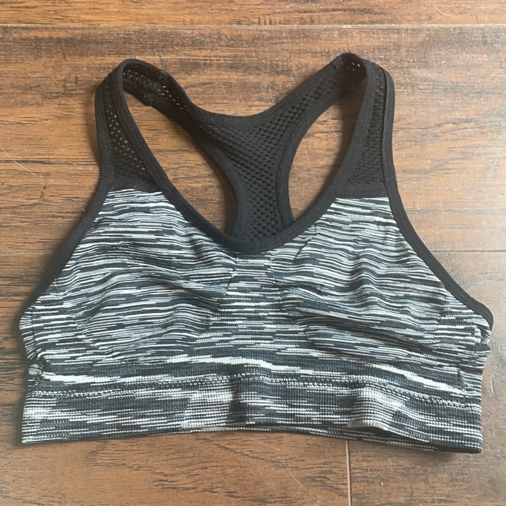 Girls sports bra size 7/8